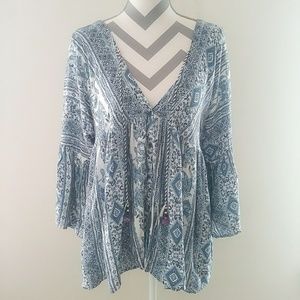 En Creme Blue and White Bohemian Top